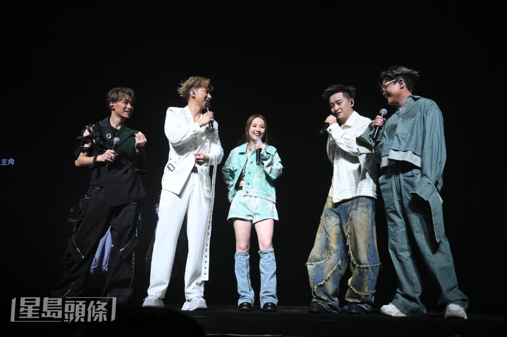 谷婭溦早前與周吉佩、譚輝智、黃劍文與羅啟豪舉行演唱會。