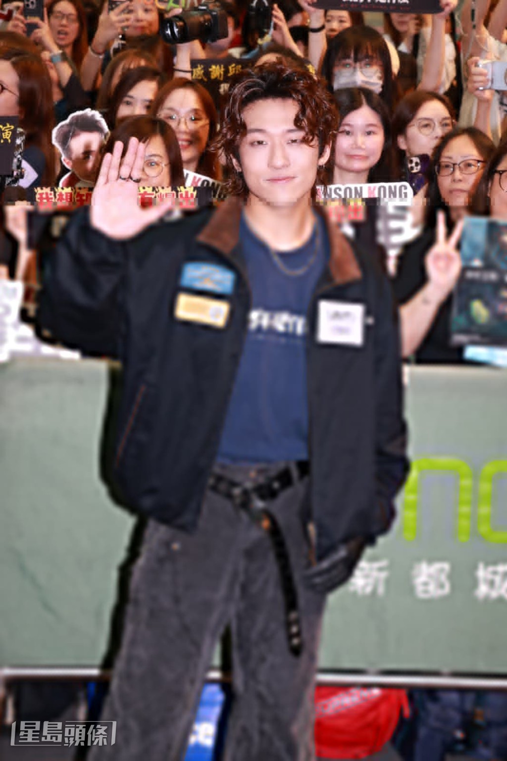 他指拍完此戲後有更大的自信,現在也會畫畫多謝觀眾。 他指拍完此戲後有更大的自信,現在也會畫畫多謝觀眾。