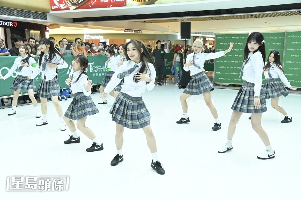 因每次演出的人數和組合不同,走位都會有不同。 因每次演出的人數和組合不同,走位都會有不同。