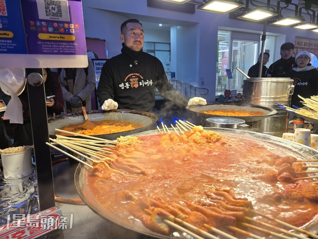 Alipay+已在首爾明洞夜市提供二維碼支付方式,明年將該模式擴展至韓國約20個熱門商圈。 Alipay+已在首爾明洞夜市提供二維碼支付方式,明年將該模式擴展至韓國約20個熱門商圈。