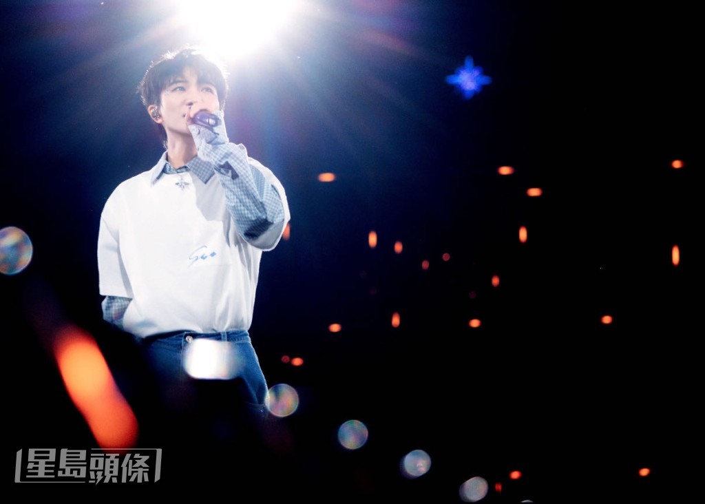 唱遍中國內地13個城市。 唱遍中國內地13個城市。