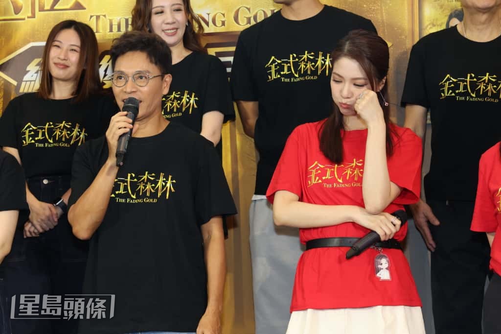 郭晉安就讚陳曉華唱得好聽,好有氣氛。 郭晉安就讚陳曉華唱得好聽,好有氣氛。