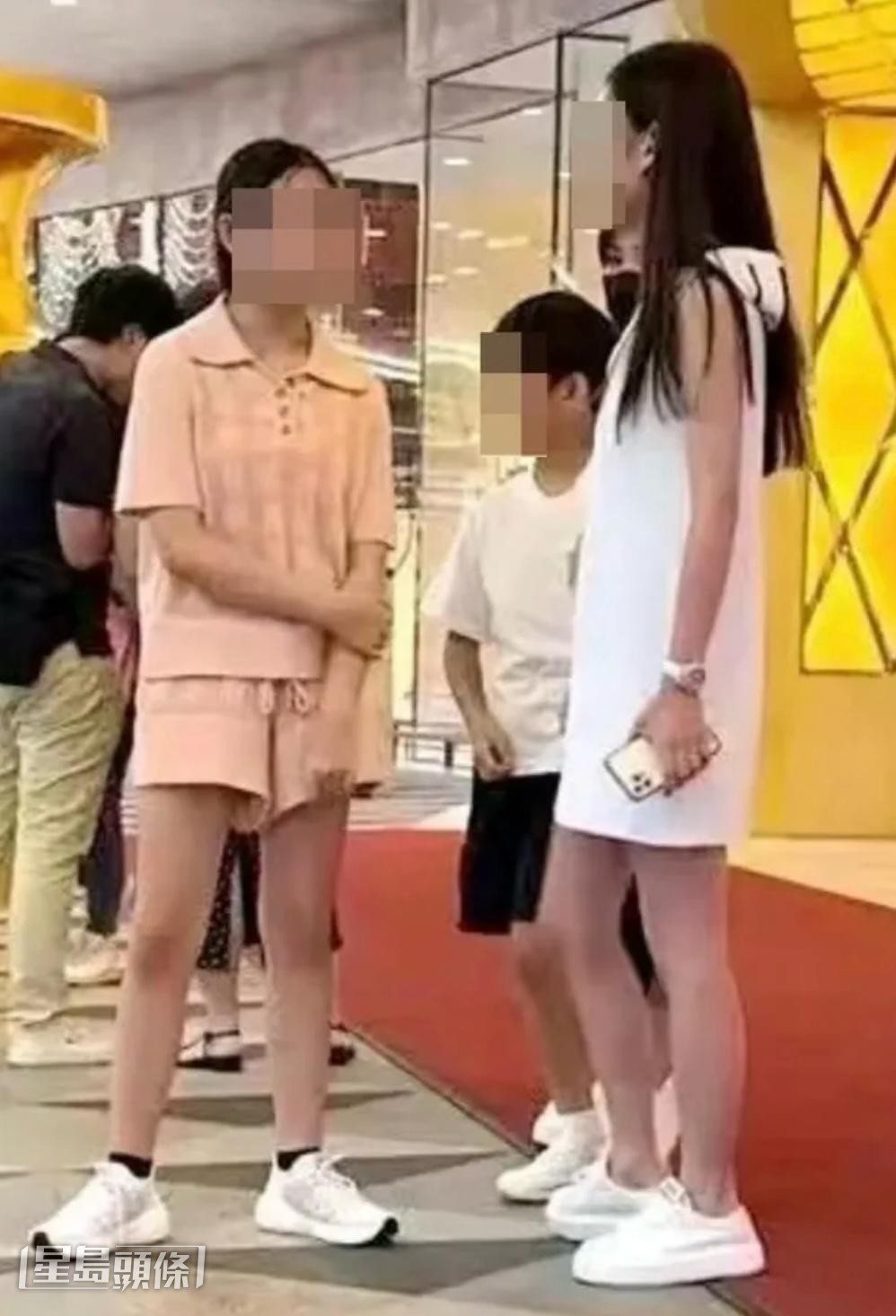 網民表示大S女兒氣質滿滿,與媽媽好似樣。 網民表示大S女兒氣質滿滿,與媽媽好似樣。
