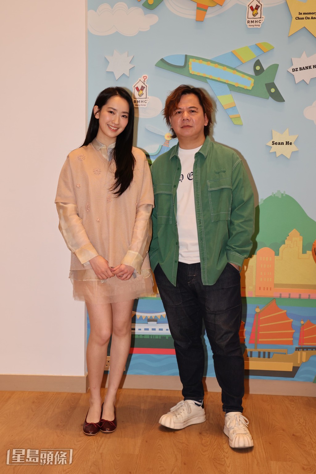 伍Sir說之前見過對方拍戲已覺得她好靚。