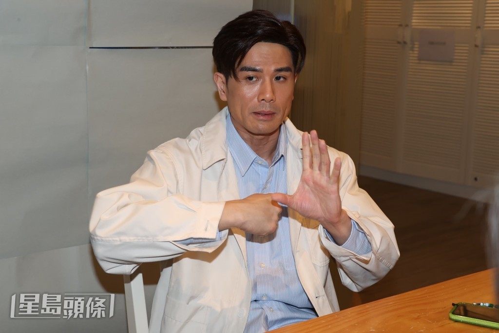 他指因為觀眾有時不清楚人與角色! 他指因為觀眾有時不清楚人與角色!