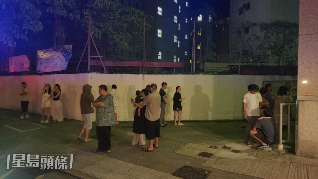 約20名居民自行疏散。黎志偉攝