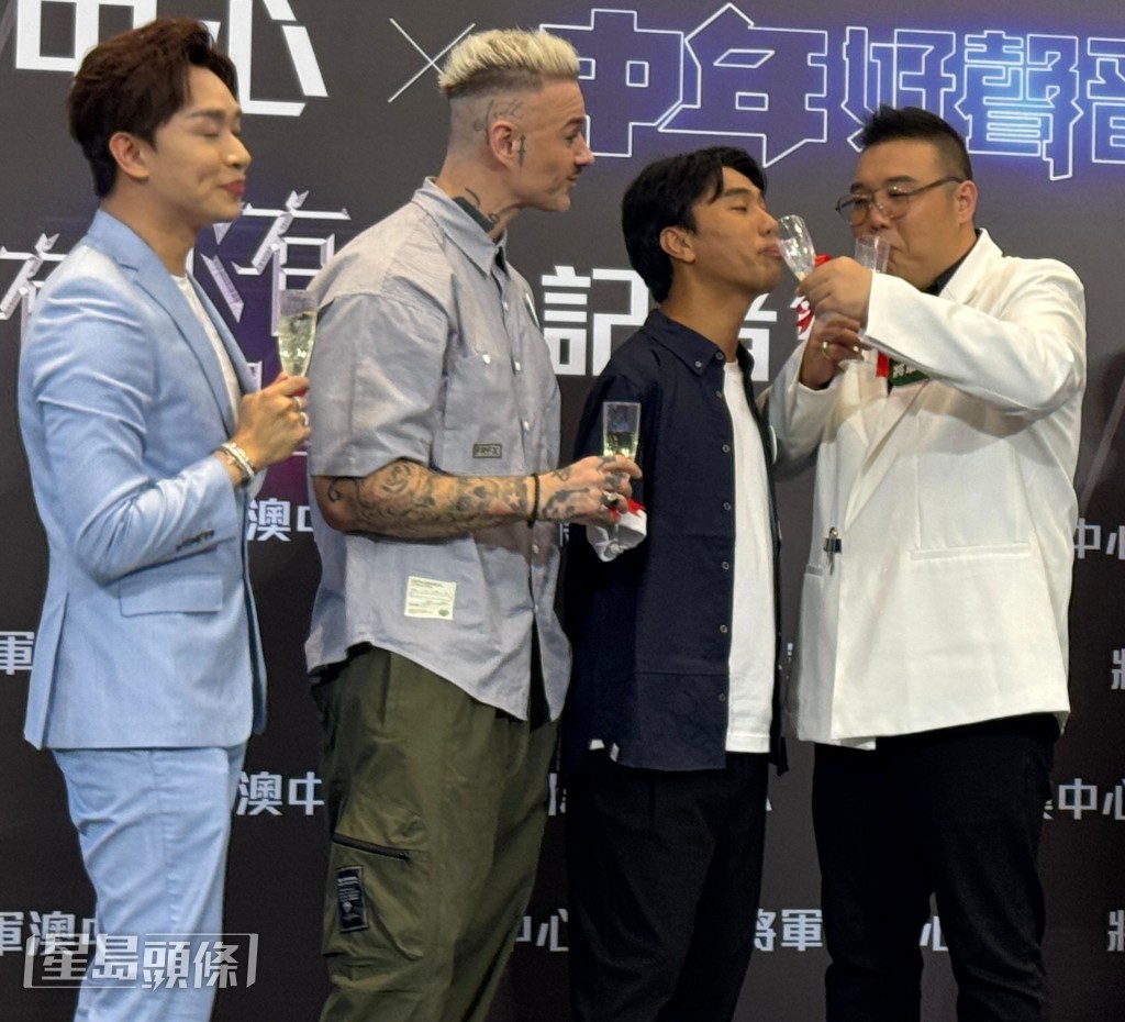 在敬酒時,劉洋亦特別照顧李金凱, 在敬酒時,劉洋亦特別照顧李金凱,