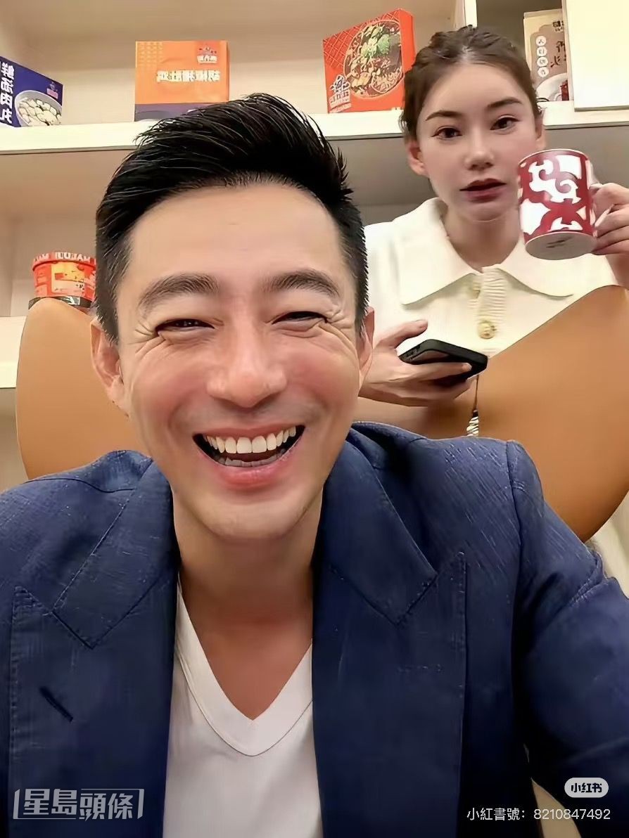 汪小菲去年與Mandy登記結婚。