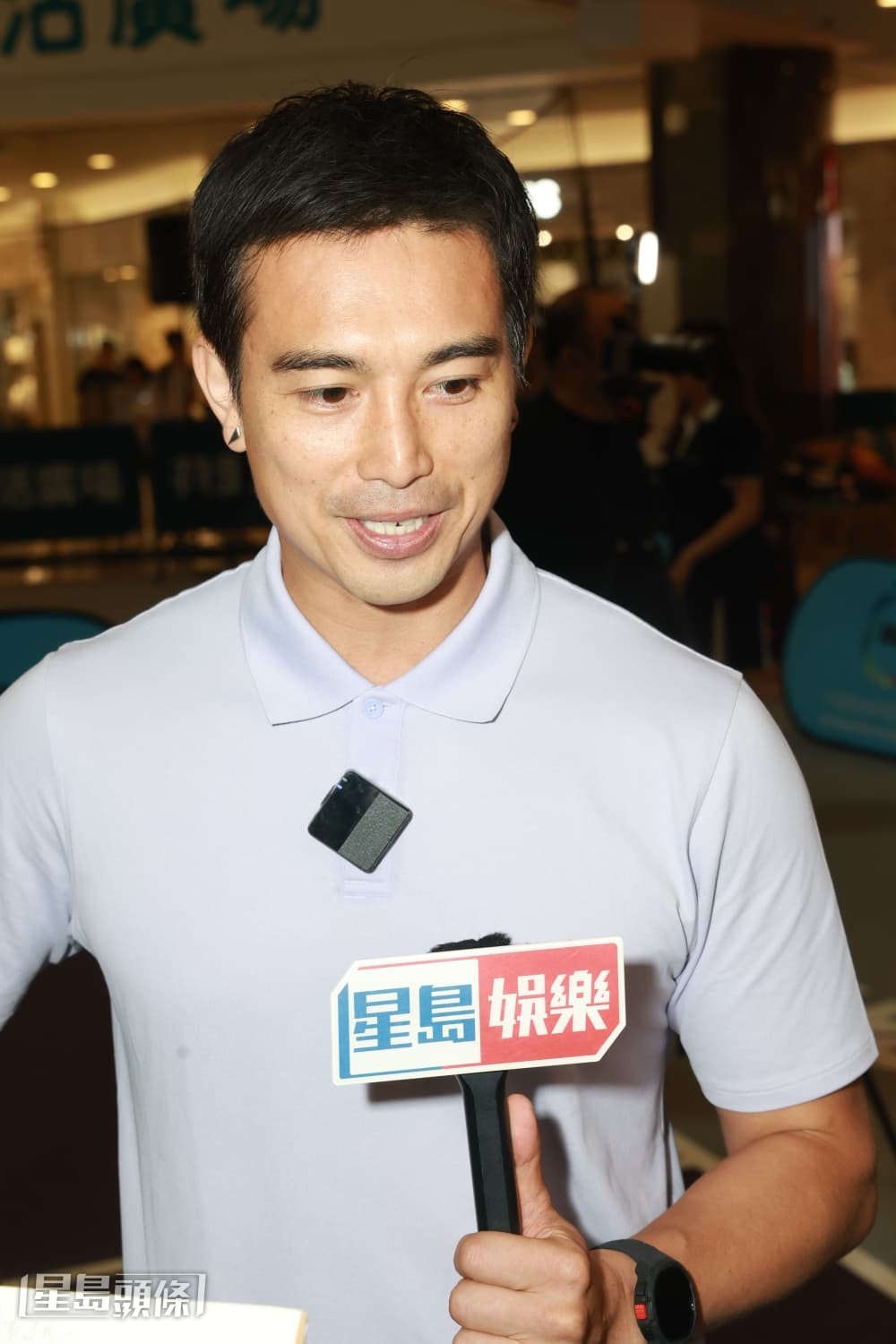 他自稱是I人，唔係好識主動同人social。