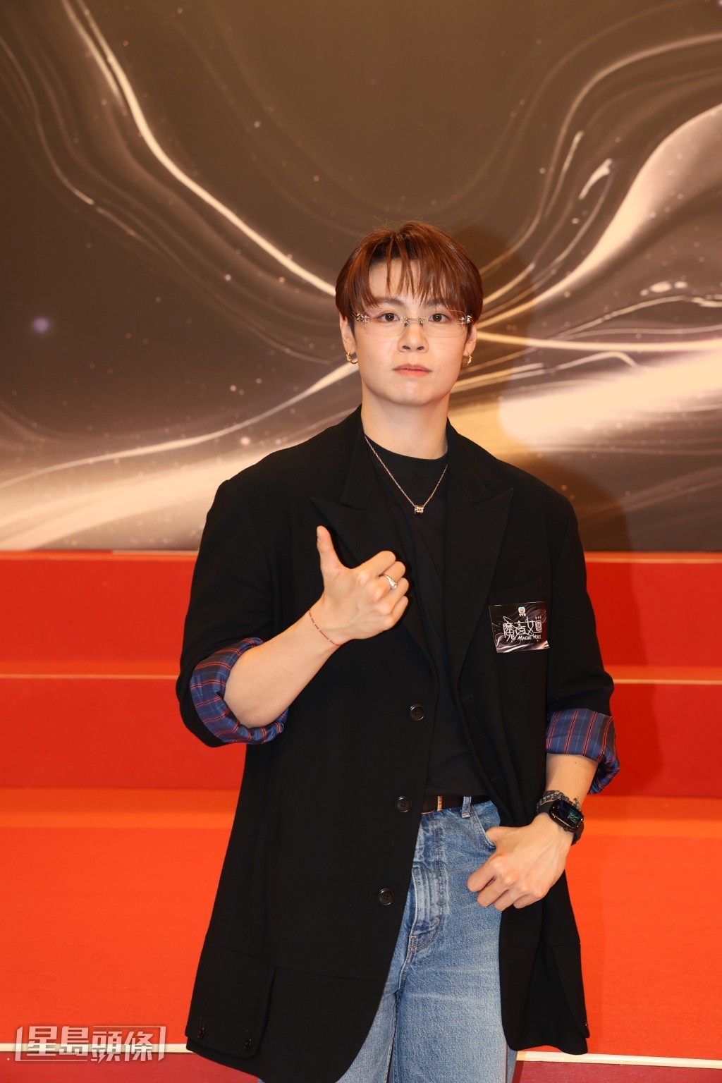 有傳冼靖峰被公司雪藏，冼靖峰則表示留待觀眾去判斷。