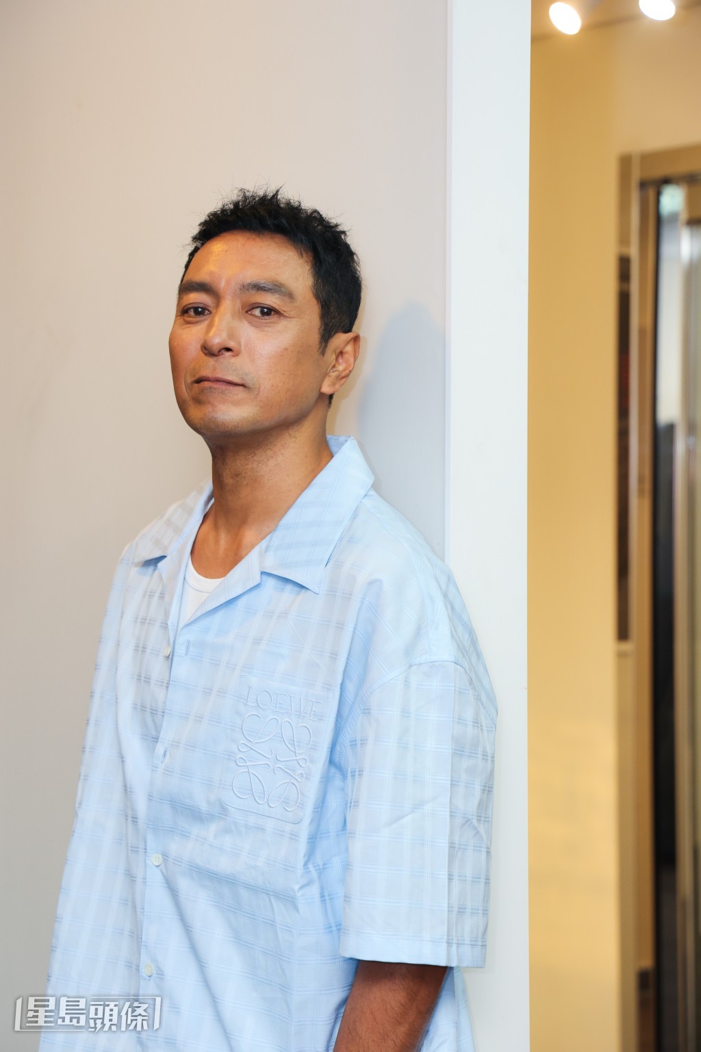 姜皓文指今次角色為上了年紀的老人家,所以打起上來感覺不能太過靈活。 姜皓文指今次角色為上了年紀的老人家,所以打起上來感覺不能太過靈活。