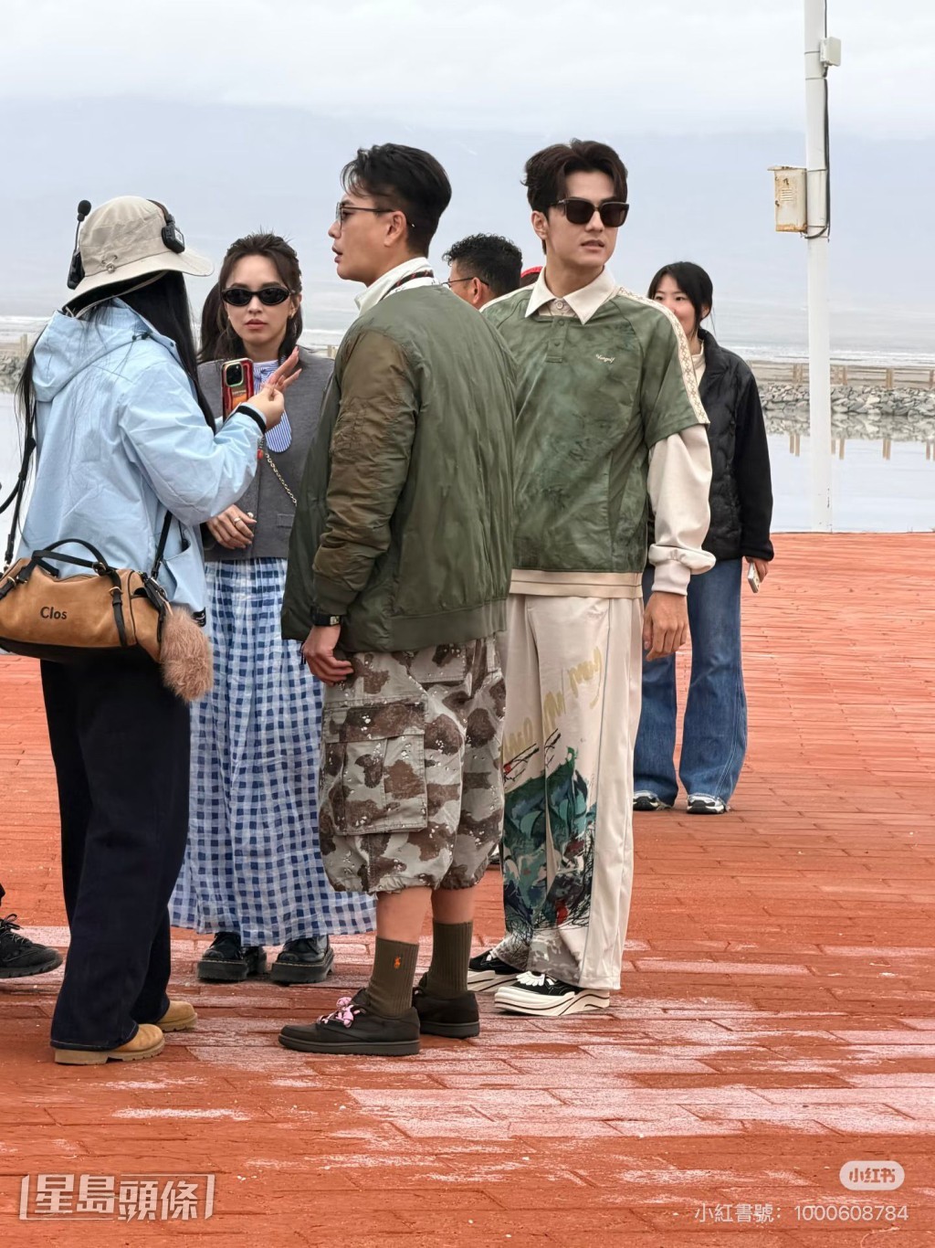 不少途人見到二人都大叫「哇！太帥了」。