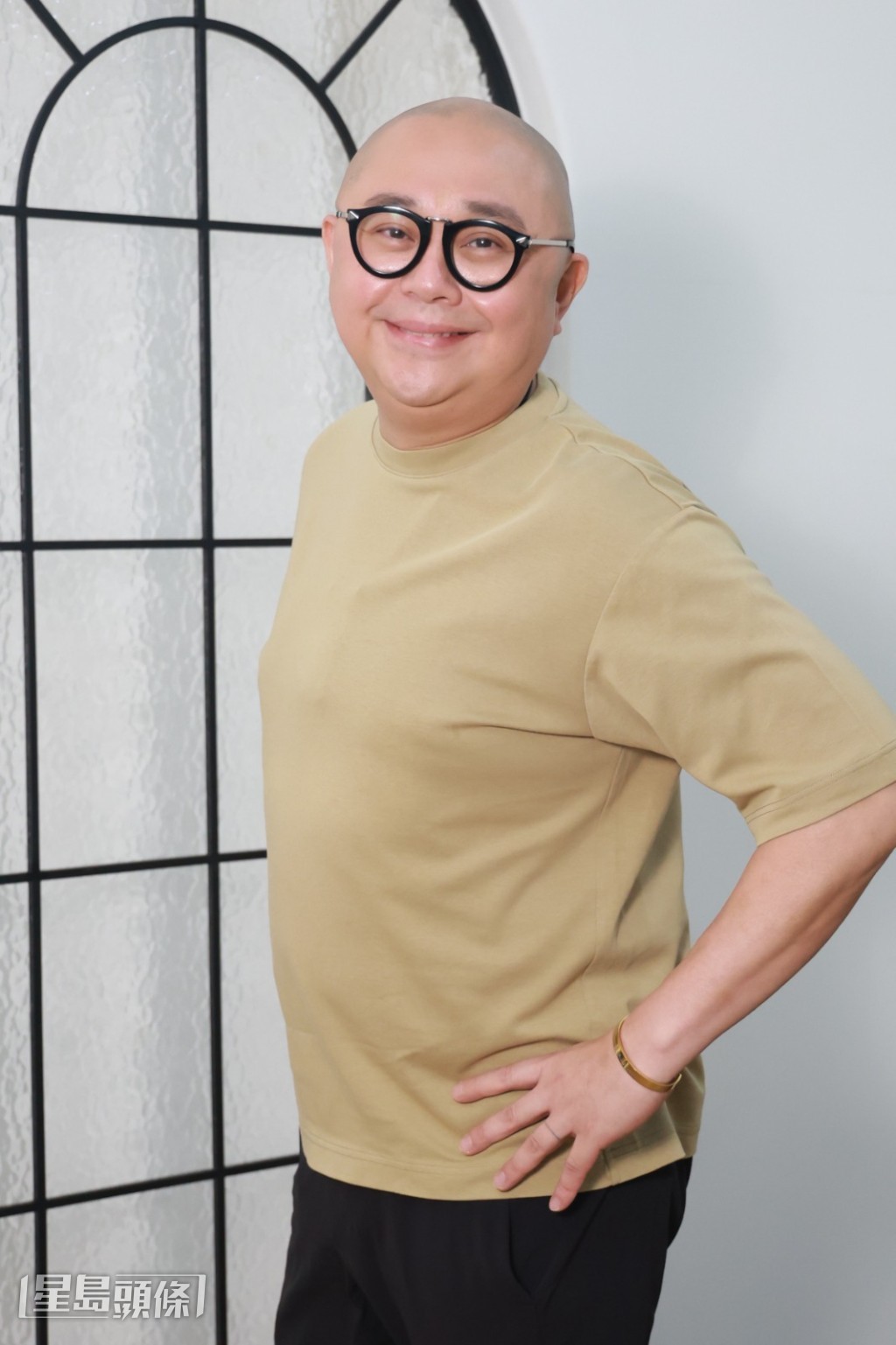今次棟篤笑,他希望承襲去年傳統,以紅館為尾站衣錦還鄉。 今次棟篤笑,他希望承襲去年傳統,以紅館為尾站衣錦還鄉。