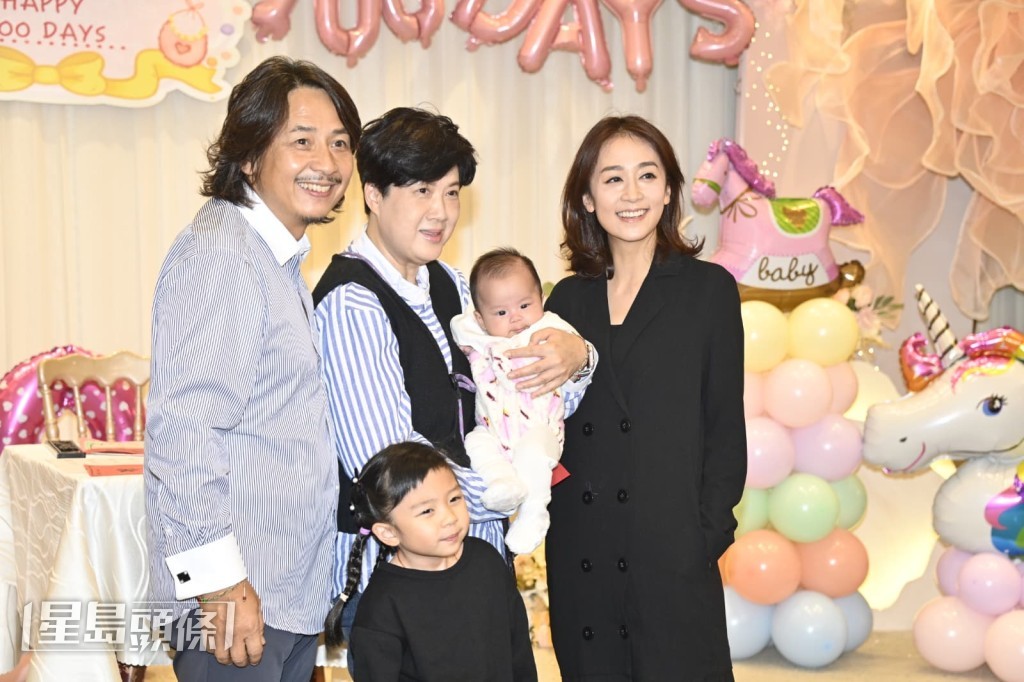 黃心美也有來見BB女。