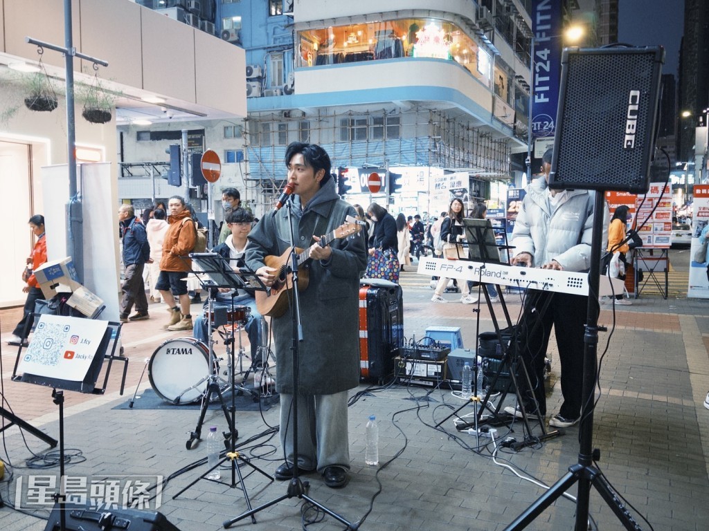 Jacky是busking的常客。
