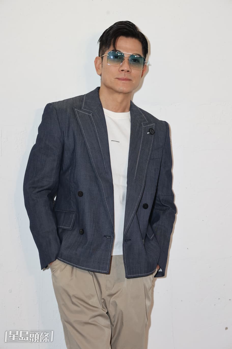 講到聖誕節,郭富城表示會有一日假期,並於31日在重慶舉行跨年演唱會。 講到聖誕節,郭富城表示會有一日假期,並於31日在重慶舉行跨年演唱會。