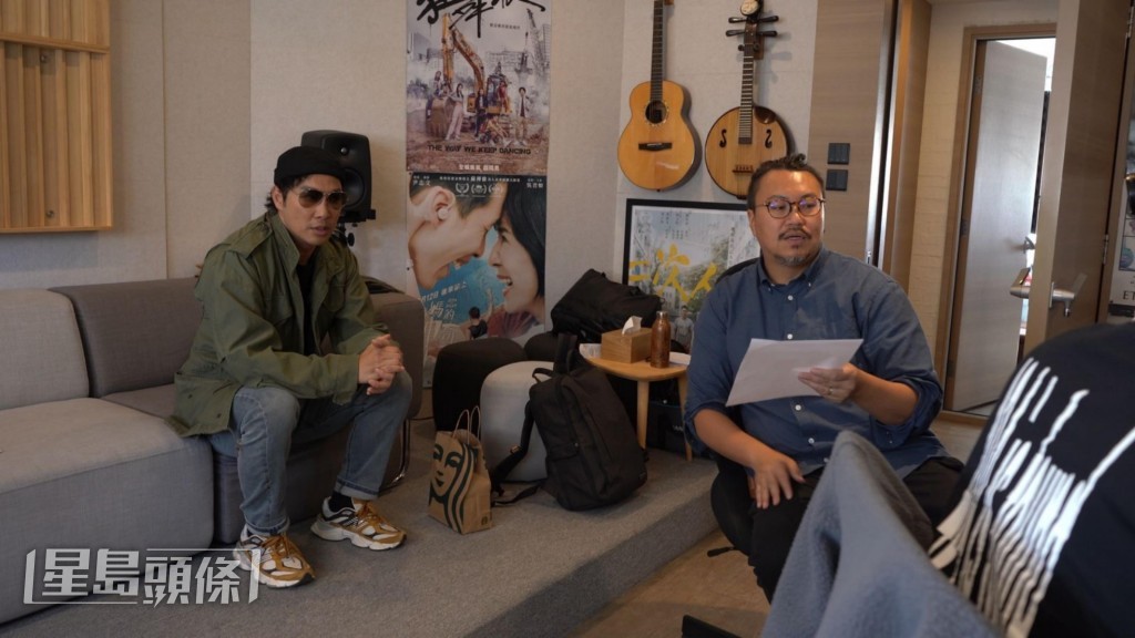 亚谭回想早前录音情况，他表示好紧张，但又好熟悉好温暖。