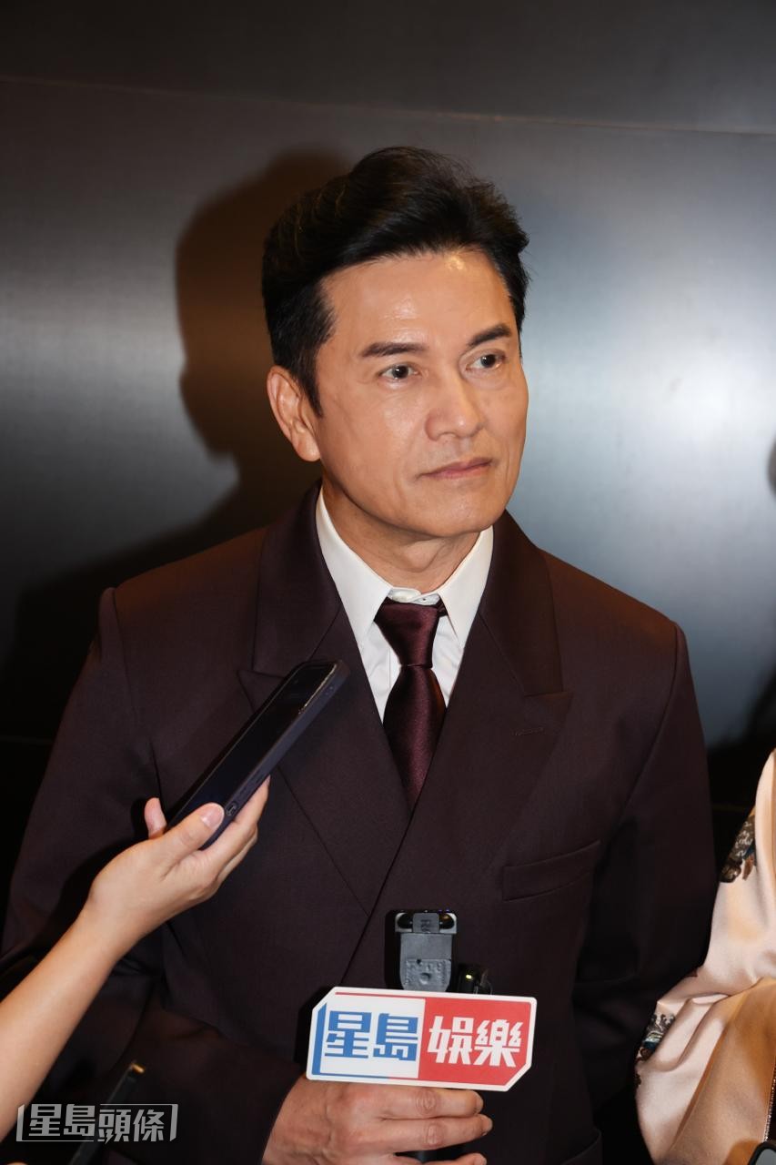 他坦言要講英語對白是一個挑戰。 他坦言要講英語對白是一個挑戰。