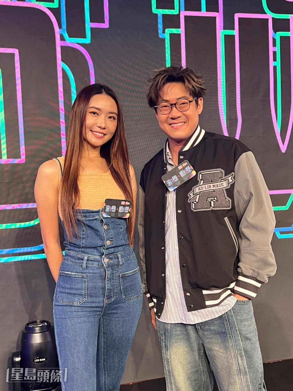 兩人接受訪問時，表示粉絲即場用兩人英文名的第一個字「RJ」改組合名稱。