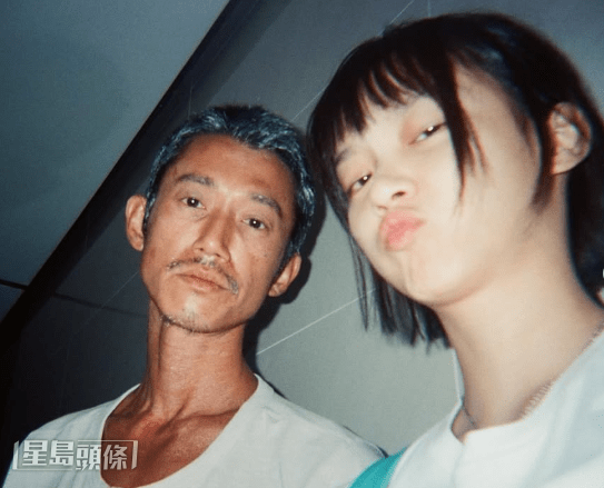 袁澧林曾與吳慷仁合作電影《但願人長久》。 袁澧林曾與吳慷仁合作電影《但願人長久》。