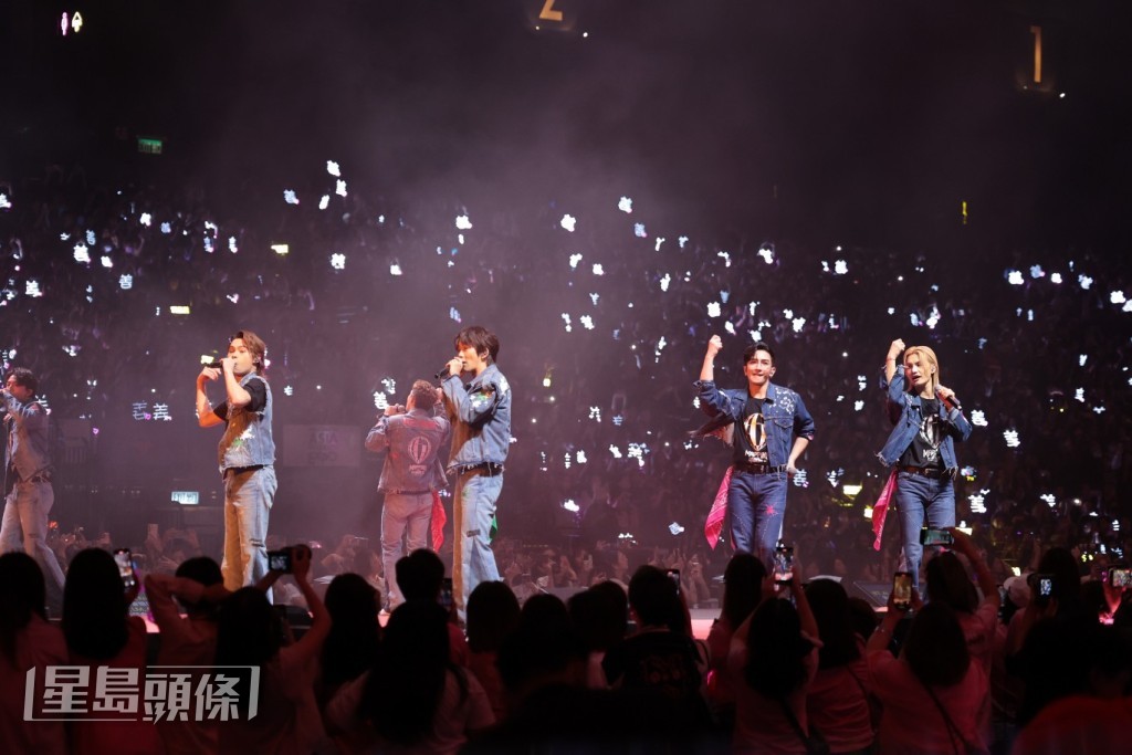 12子演唱《BOSS》。