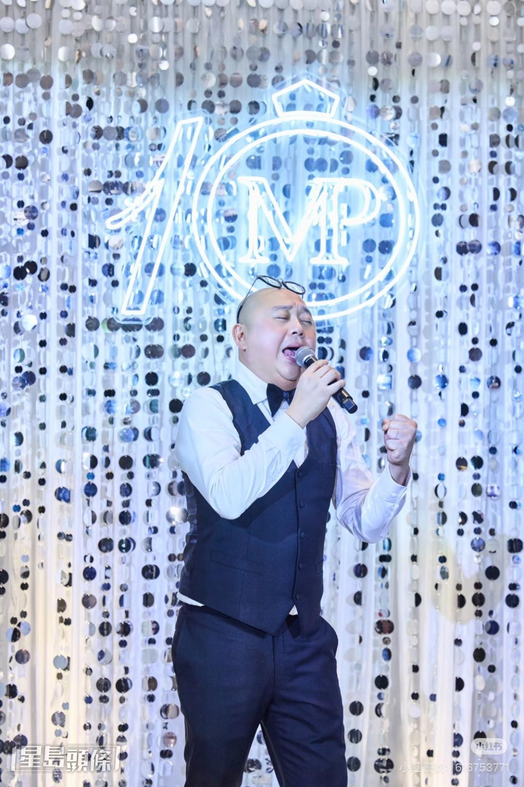 林盛斌亦有上台祝賀二人。 林盛斌亦有上台祝賀二人。