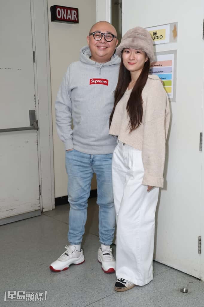 Bob指德德為《聲秀》獨力擔任主持可能壓力大,所以有些微失準。 Bob指德德為《聲秀》獨力擔任主持可能壓力大,所以有些微失準。