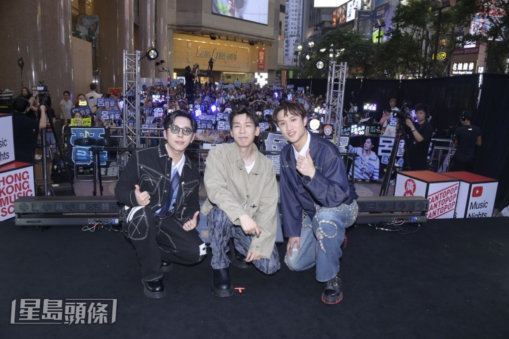 呂爵安更笑言林奕匡年紀將永存組合名稱之中。 呂爵安更笑言林奕匡年紀將永存組合名稱之中。