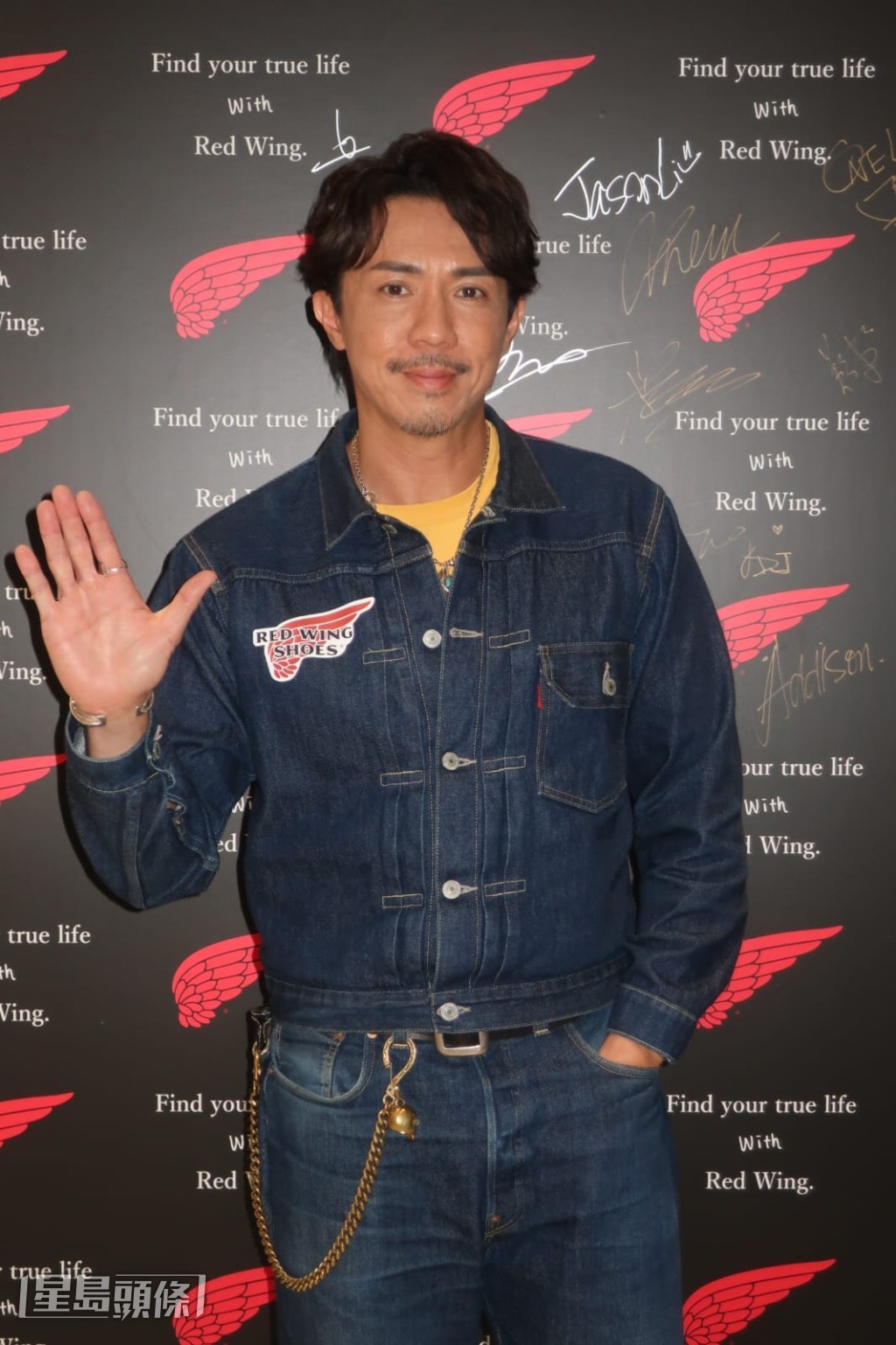 張繼聰歌曲《玻璃窗的我》成為商台叱咤冠軍歌,相隔14年再奪冠軍歌感到是奇蹟。 張繼聰歌曲《玻璃窗的我》成為商台叱咤冠軍歌,相隔14年再奪冠軍歌感到是奇蹟。