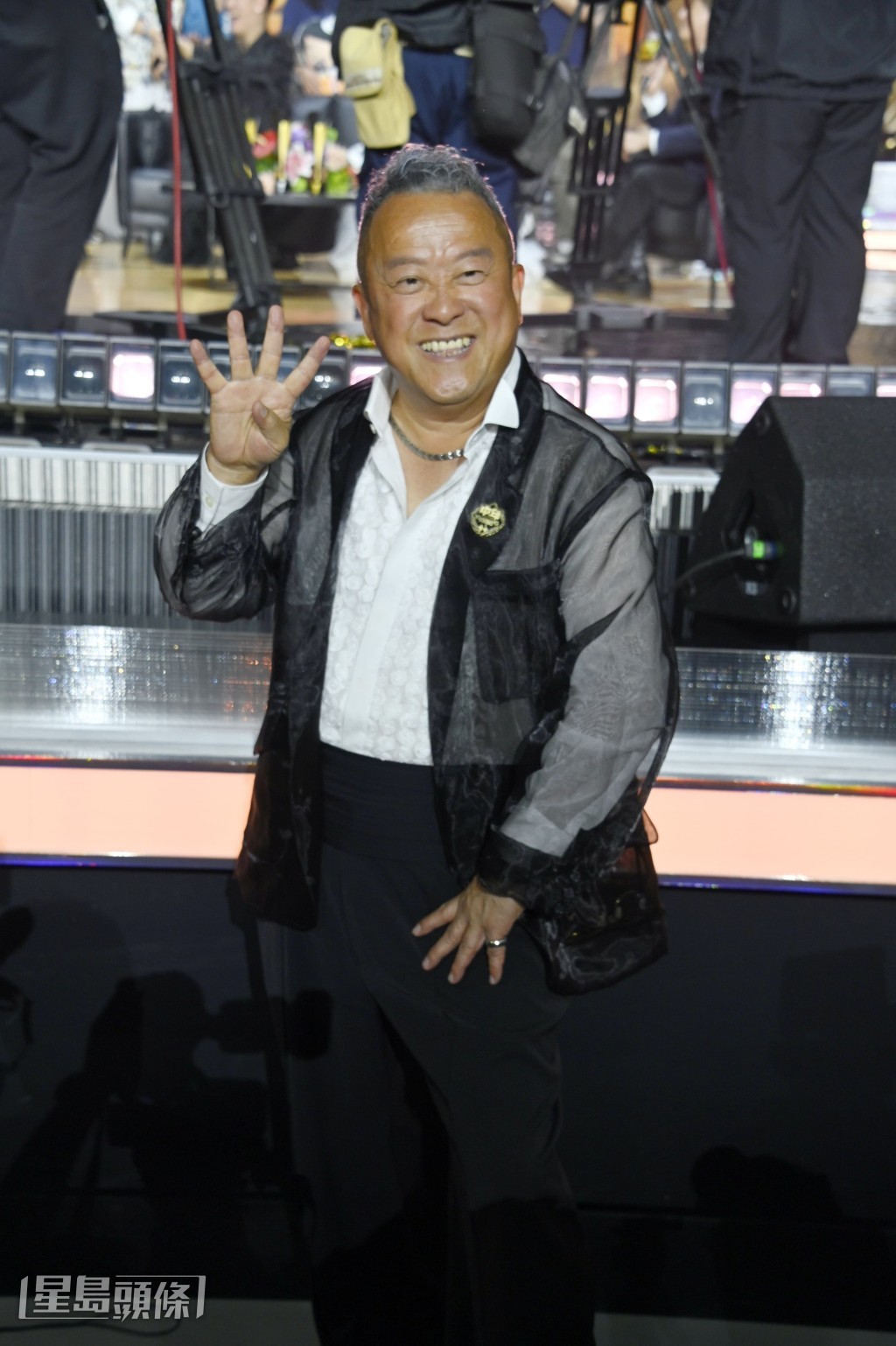 至於《中4》評判,他表示基本評判應該也是肥媽等人,因為大家也很喜歡聽他們評價。 至於《中4》評判,他表示基本評判應該也是肥媽等人,因為大家也很喜歡聽他們評價。