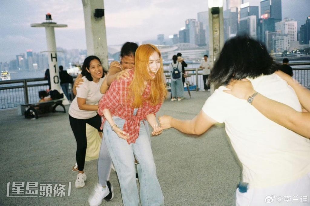 李蘭迪難忘曾在香港與剛認識的外國朋友跳舞,感覺彼此好像相識已久。 李蘭迪難忘曾在香港與剛認識的外國朋友跳舞,感覺彼此好像相識已久。