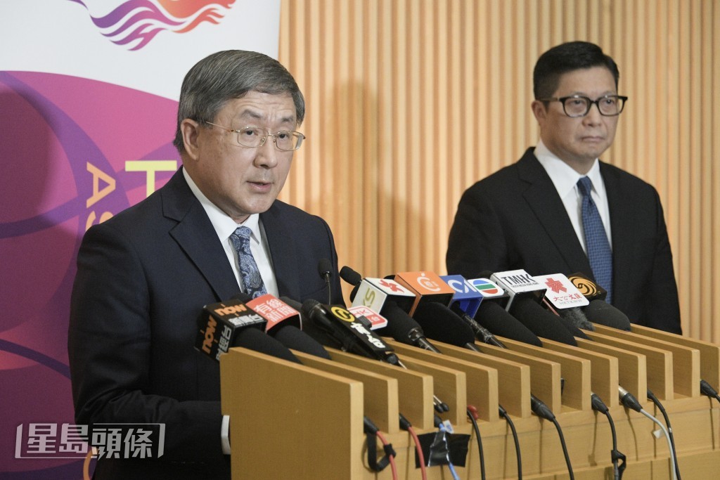 卓永興估計鐵路及巴士在延長服務時間提供的運力,足以疏導北上旅客。陳浩元攝 卓永興估計鐵路及巴士在延長服務時間提供的運力,足以疏導北上旅客。陳浩元攝