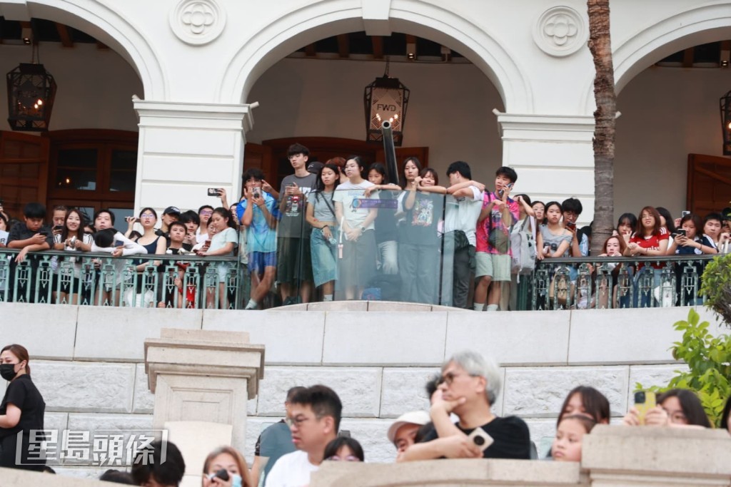 現場非常墟冚。 現場非常墟冚。