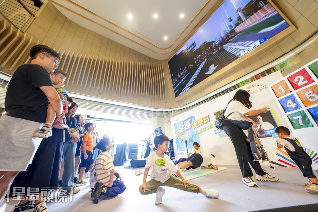 「全運同樂日」吸引不少大人及小朋友一起參與。 「全運同樂日」吸引不少大人及小朋友一起參與。