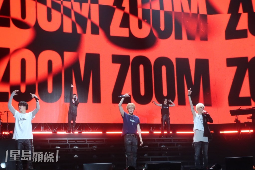 講吓廣東話、韓文,又講吓普通話。 講吓廣東話、韓文,又講吓普通話。