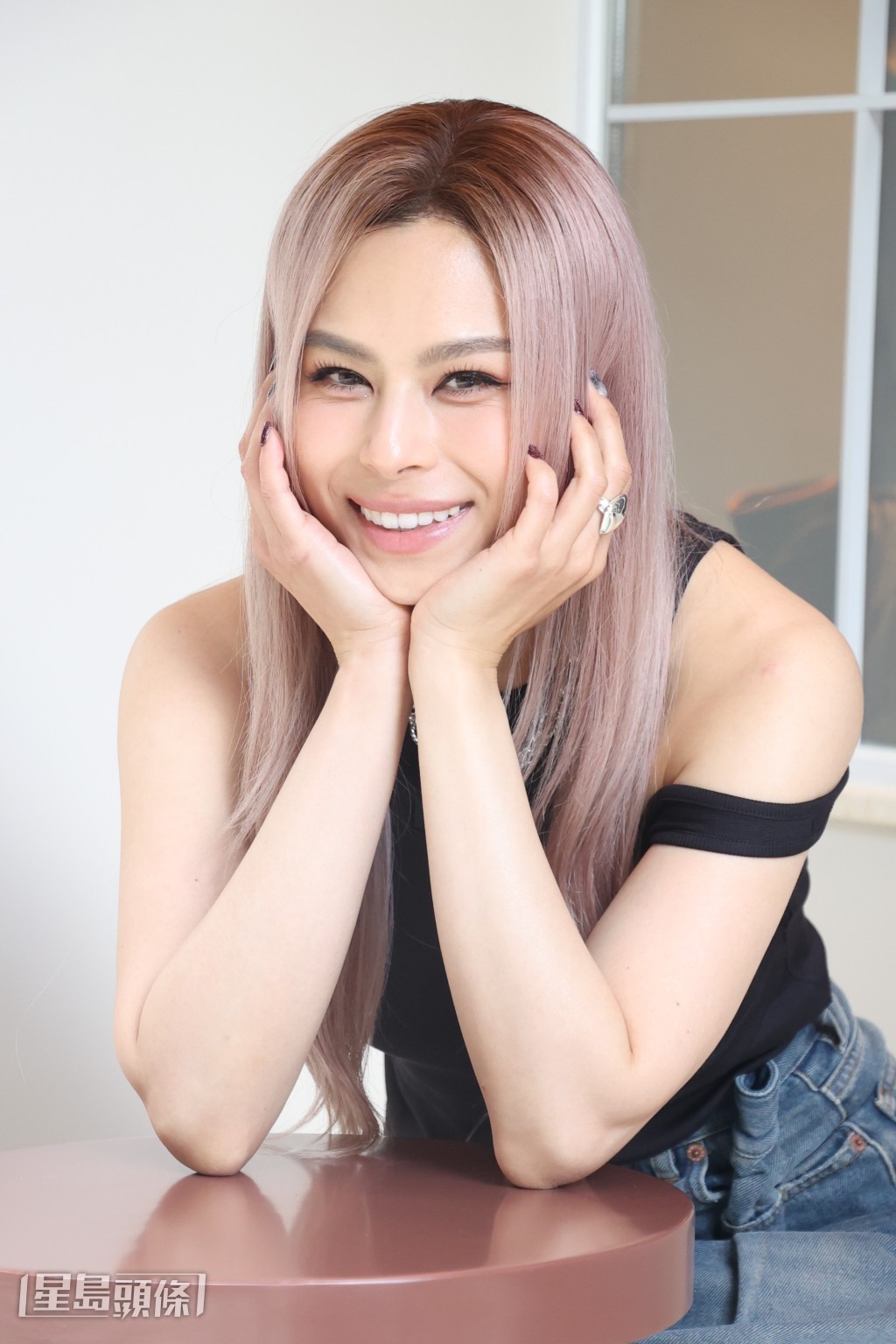 對於何時結婚,Gin指暫時不會諗,仍是事業比重較大。 對於何時結婚,Gin指暫時不會諗,仍是事業比重較大。