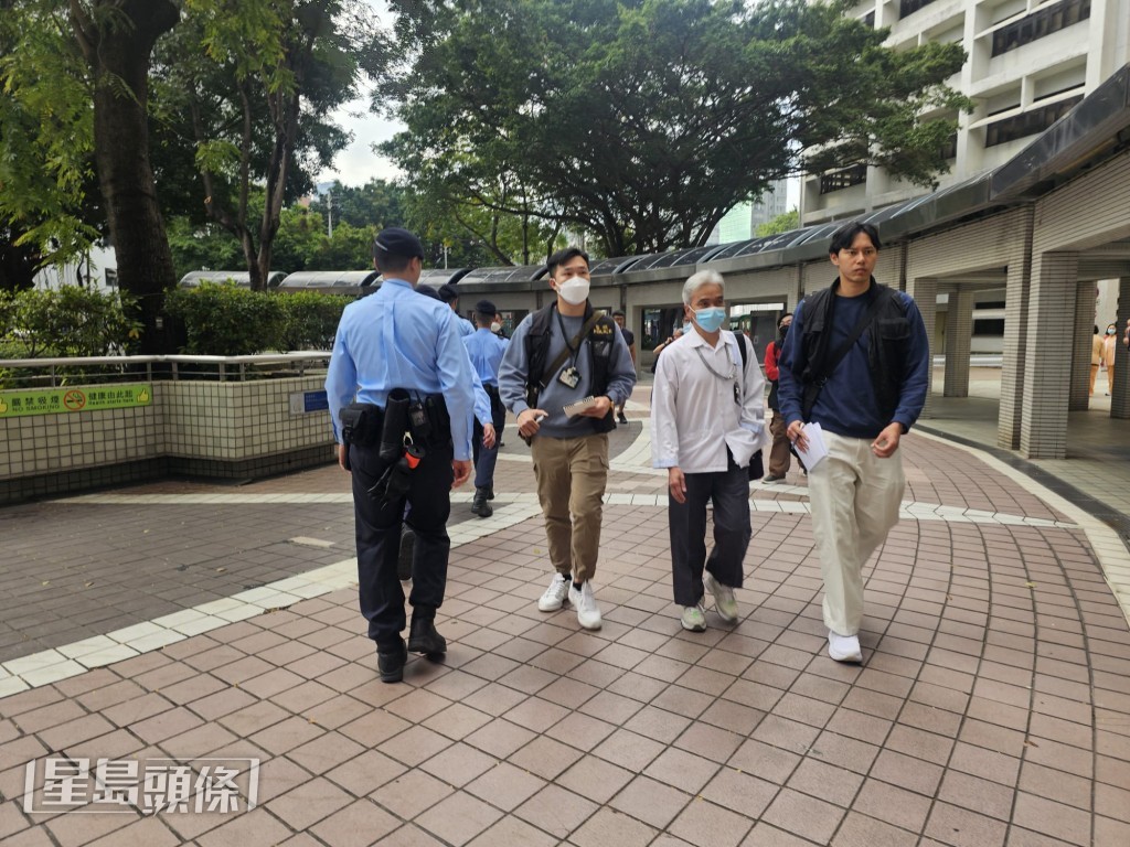 大批警员在医院调查。