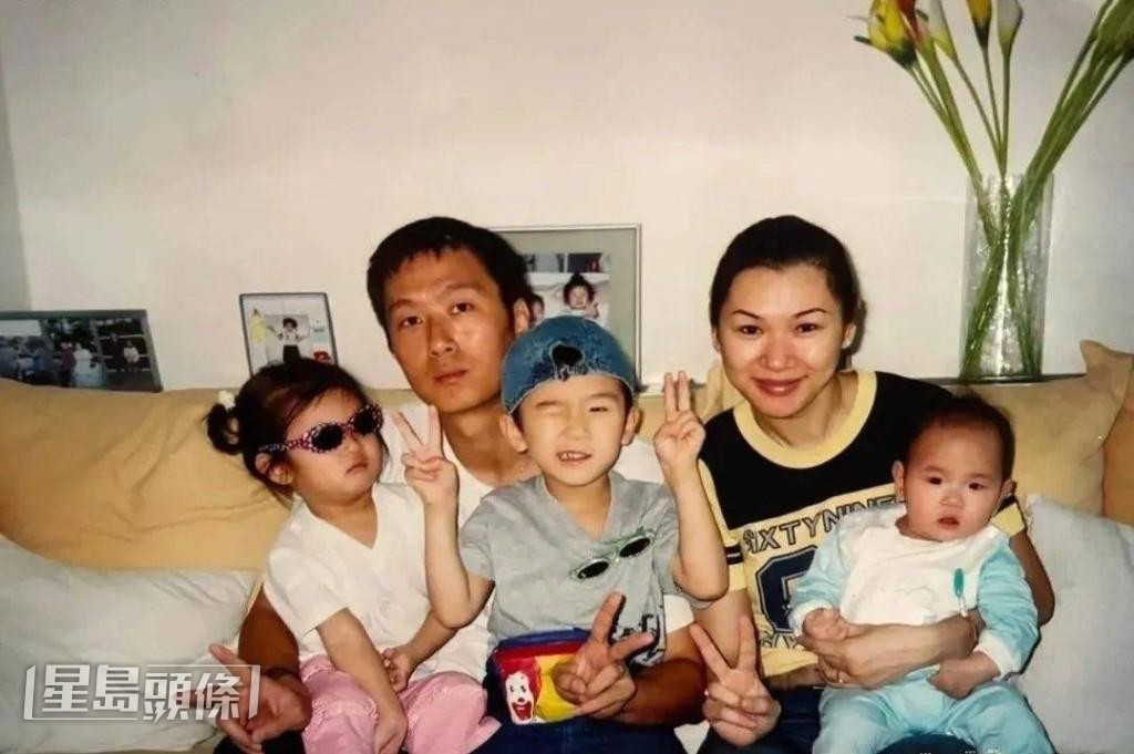 崔加寶於1995年嫁給晨曦足球隊班主周文曦後淡出娛樂圈,婚後育有三名子女。 崔加寶於1995年嫁給晨曦足球隊班主周文曦後淡出娛樂圈,婚後育有三名子女。