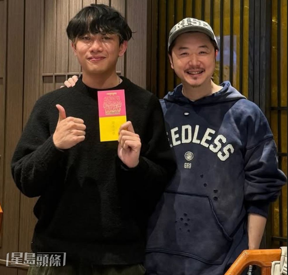 Harry曾簽約音樂監製Edward Chan的公司。