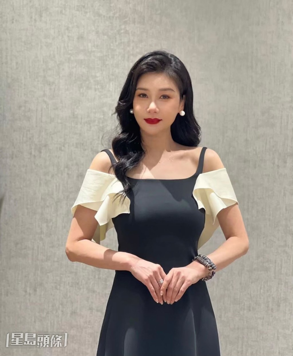 她與全盛時期的性感女神張慧儀「撞樣」，蛻變造型令人眼前一亮。
