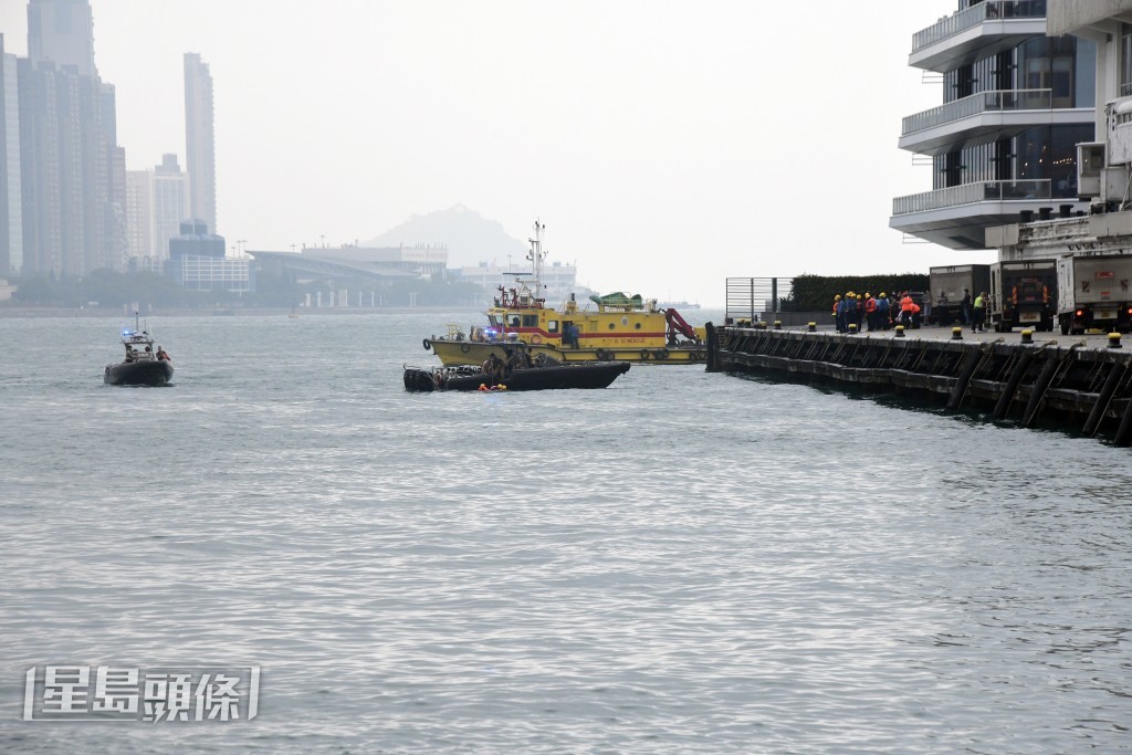 大批消防到場施援。梁國峰攝