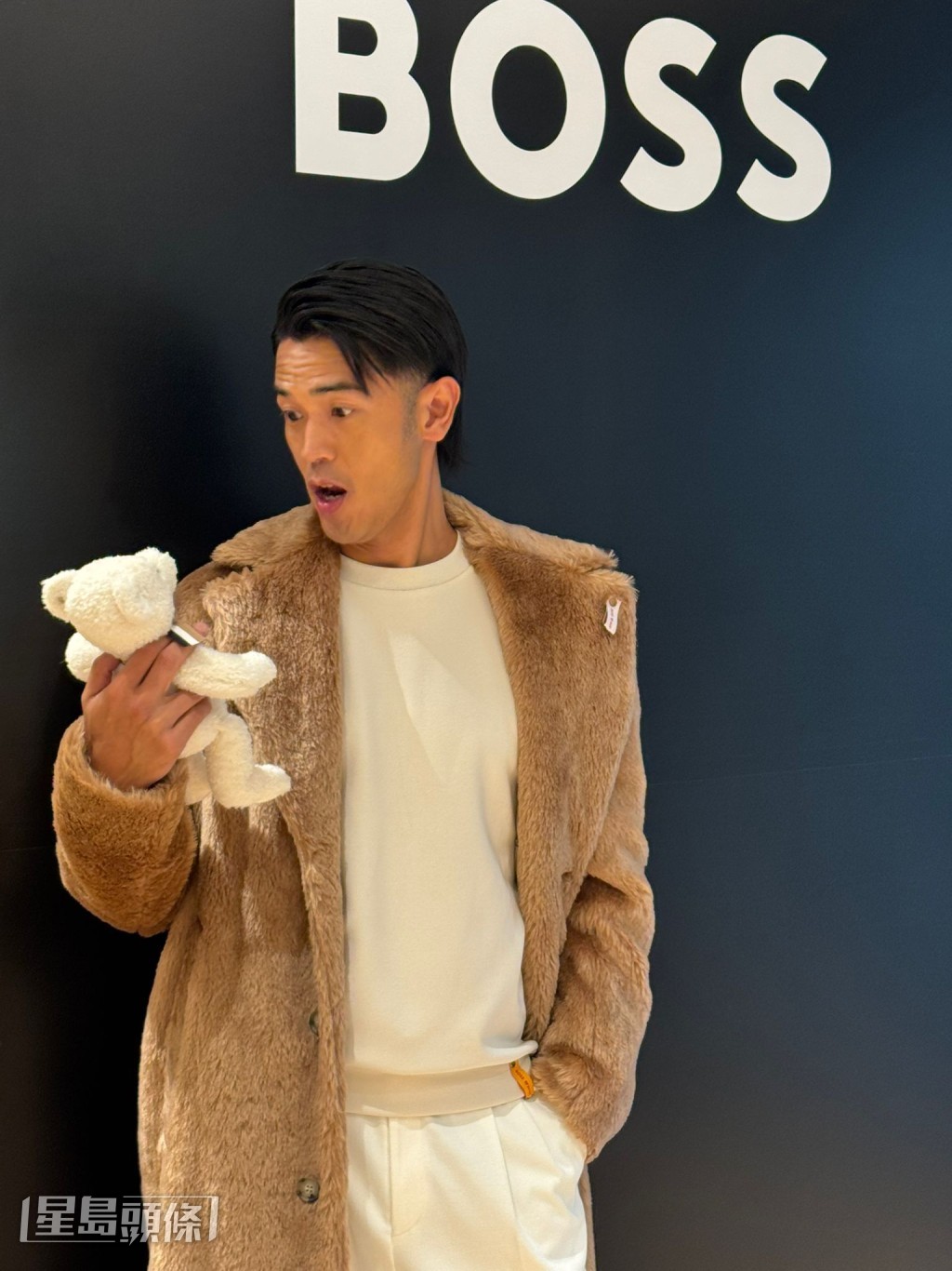 問他可會效法劉俊謙無聲無息地突然舉行婚禮？馬志威指現在以工作為先。