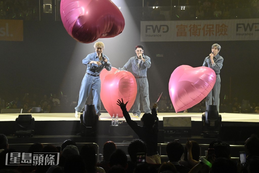 冧爆台下粉絲！