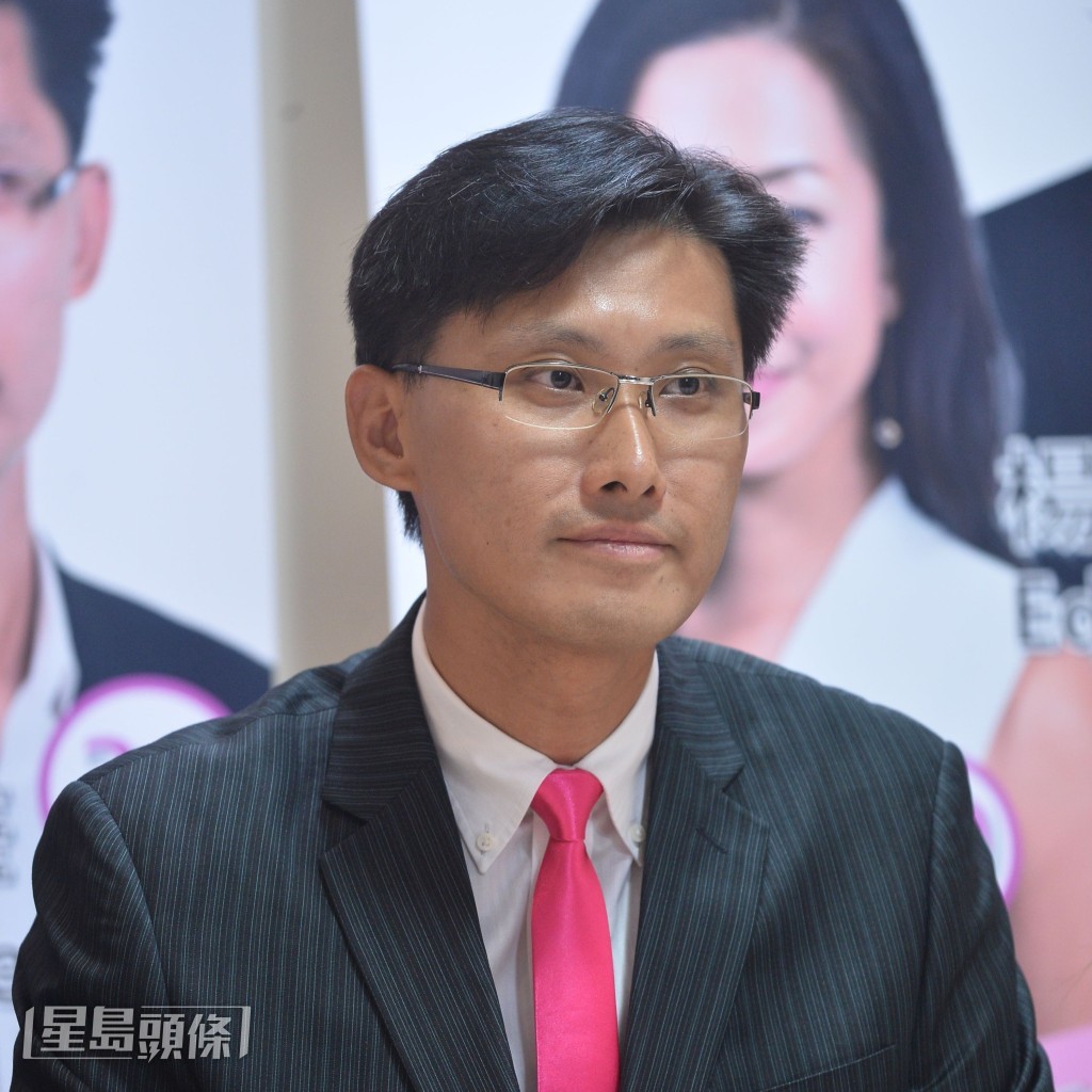 執業會計師吳錦華亦報名參選競逐會計界功能界別。 執業會計師吳錦華亦報名參選競逐會計界功能界別。