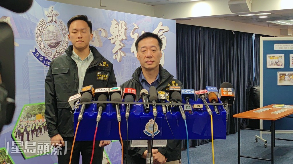 钟雅伦（中）表示，警方于2021年成功锁定疑犯身份。梁国峰摄
