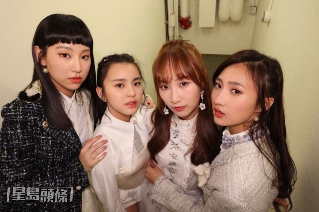 After Class曾經由（左起）炎明熹、姚焯菲、詹天文及鍾柔美組成，隨着炎明熹離隊，其他成員亦各有發展。