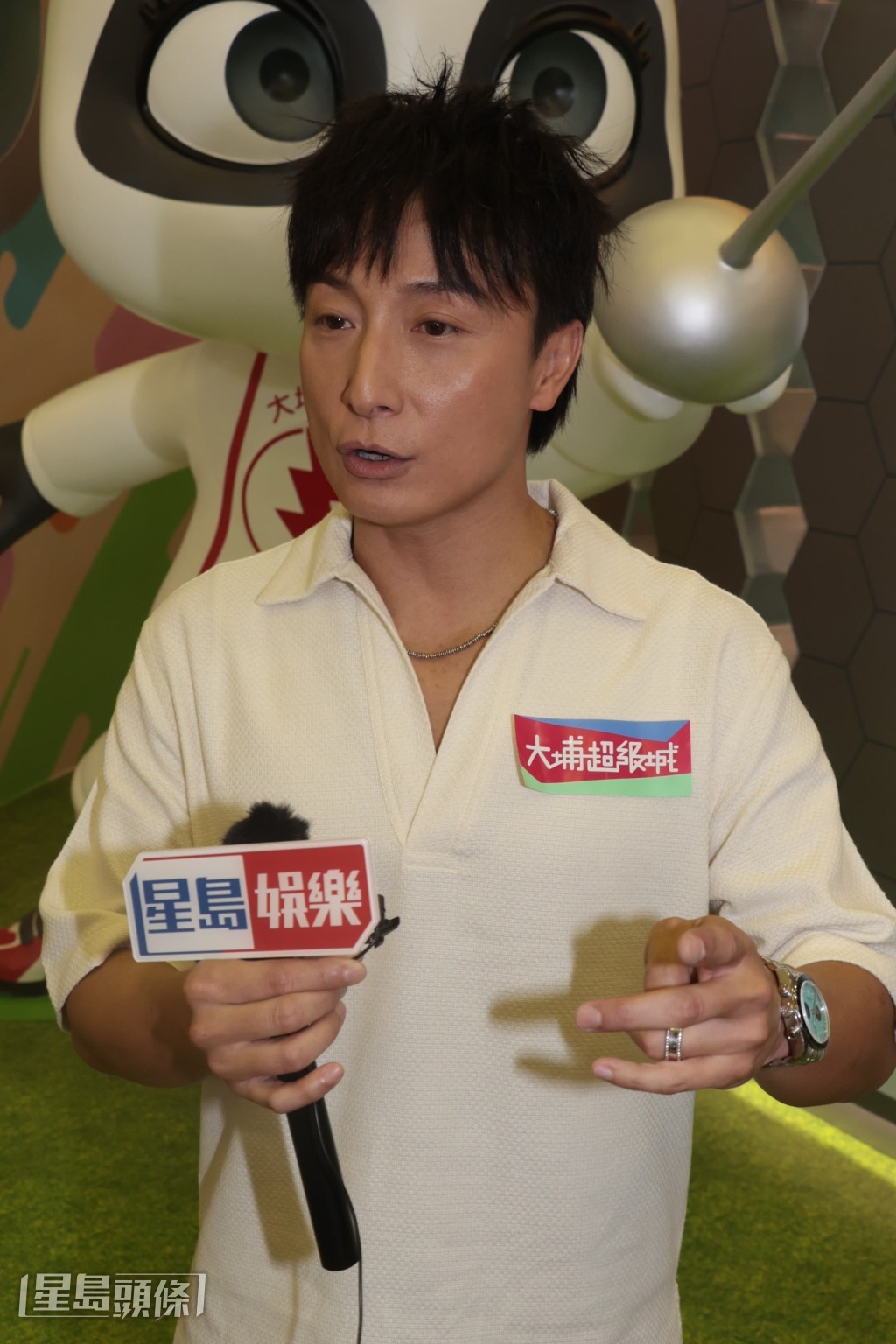 又希望待BB出世,才計劃去度蜜月。 又希望待BB出世,才計劃去度蜜月。