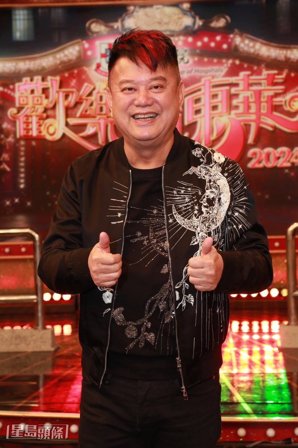 阿叻說最近也去了佛山踢波,網上點擊率有9億,非常好成績,連帶隊中的吳國敬與菊梓喬有很多工作。 阿叻說最近也去了佛山踢波,網上點擊率有9億,非常好成績,連帶隊中的吳國敬與菊梓喬有很多工作。