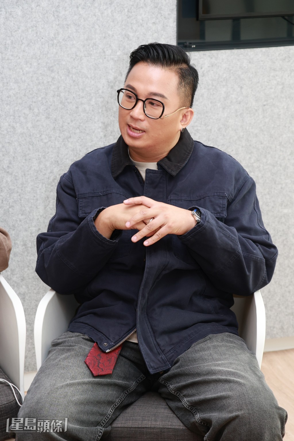成員小龜望着洗碗機轉動時，很自然就寫了歌曲出來。