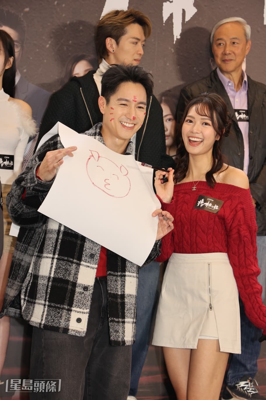 吳偉豪笑言不知道會被畫面，游嘉欣則笑謂收order做事，又搞笑叫吳偉豪找監製報仇，不要找她。